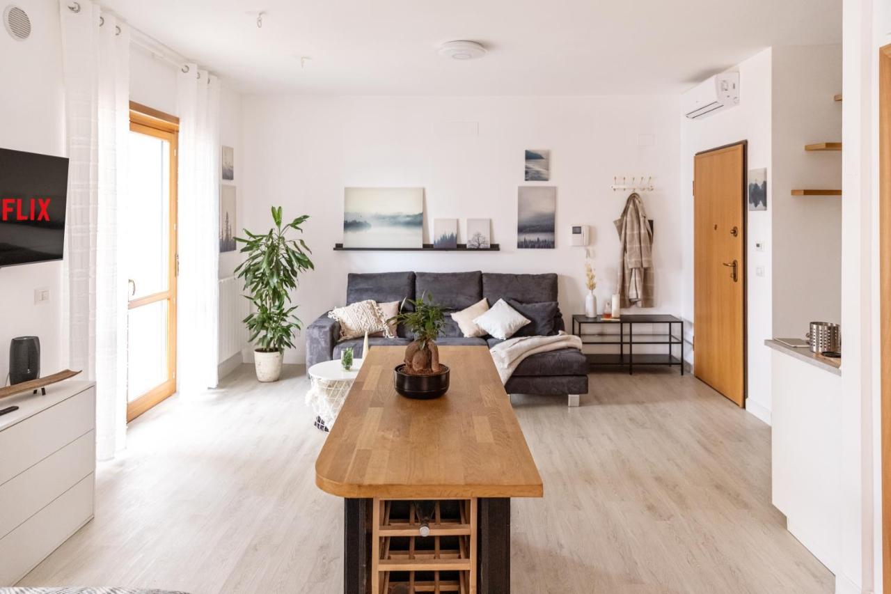 Apartamento Loft Con Terrazzo - 3 Min Dalle Autostrade By Followgreenhouserome Roma