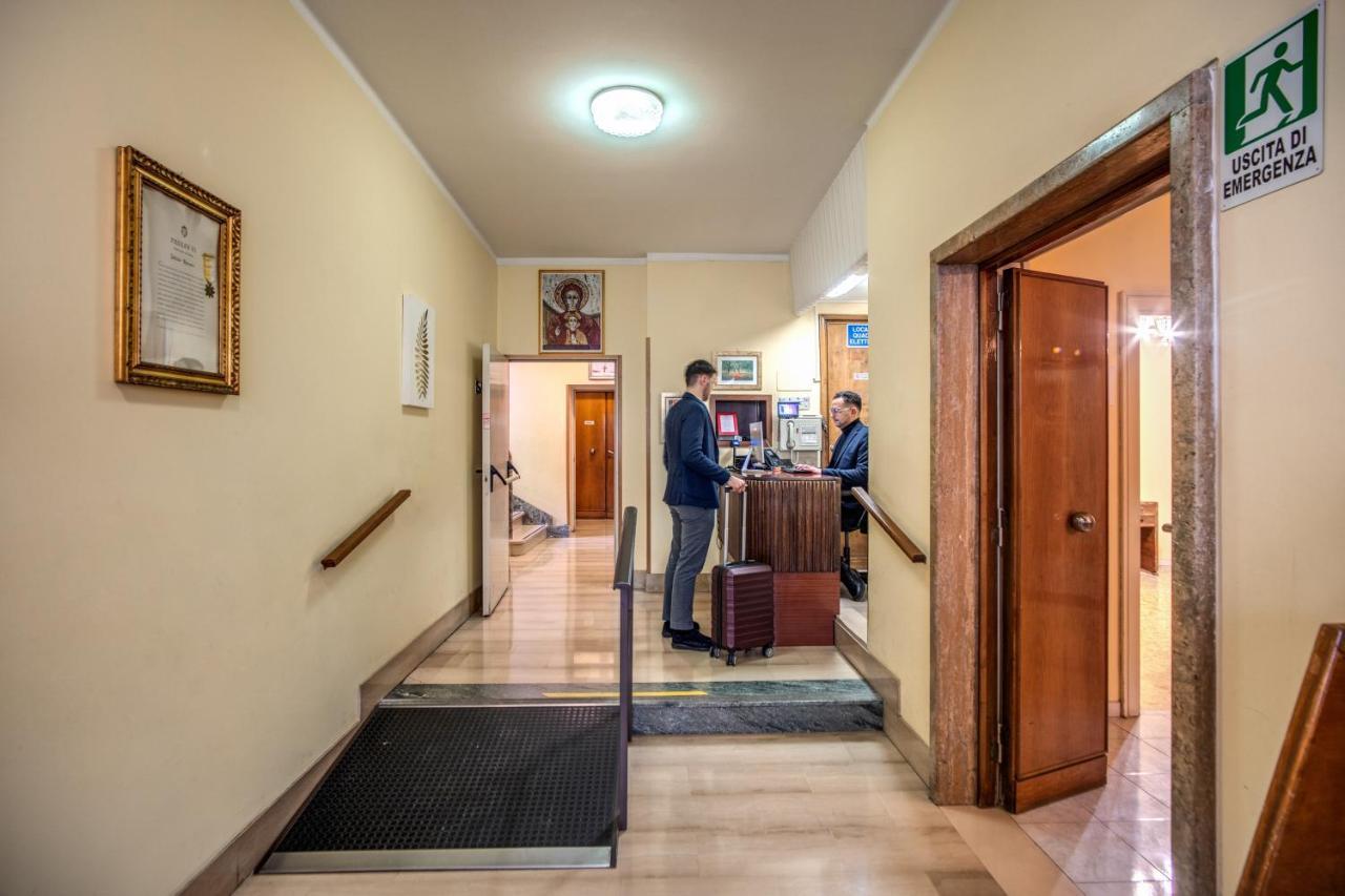 Casa Per Ferie Ravasco San Pietro Affittacamere Roma