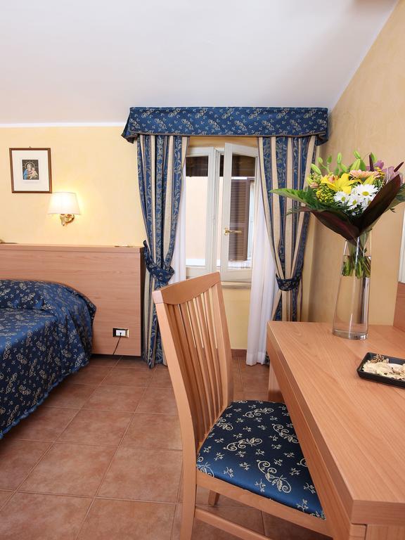 Casa Di Santa Francesca Romana A Ponte Rotto Guest house