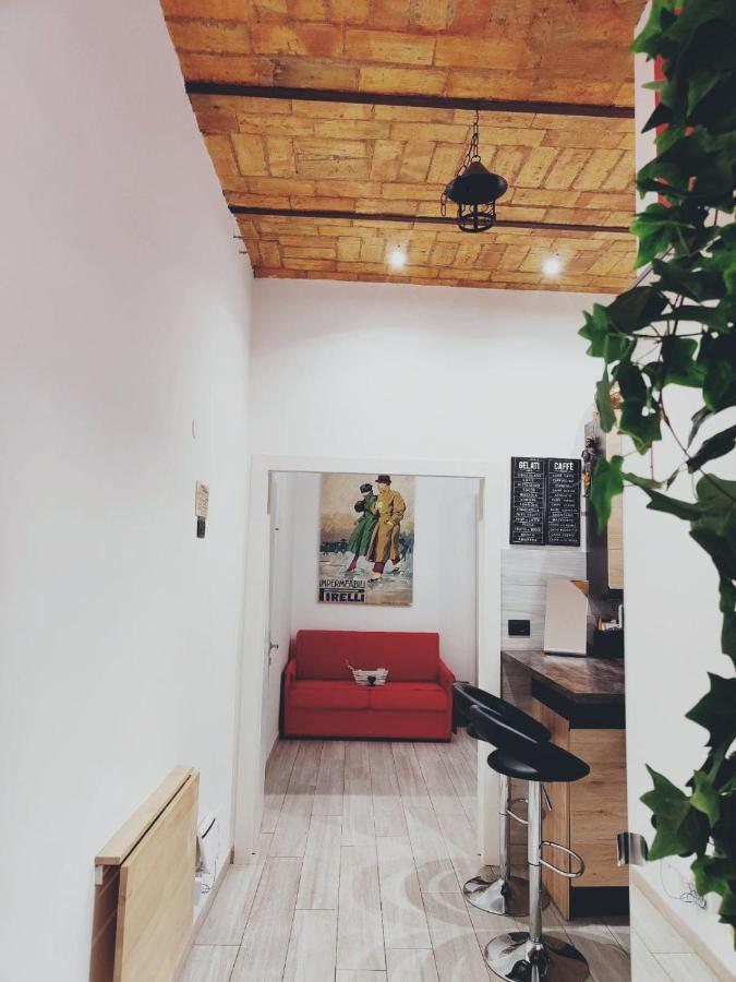 Elegant In Inner At Vatican - Netflix And Optical Fiber Apartment