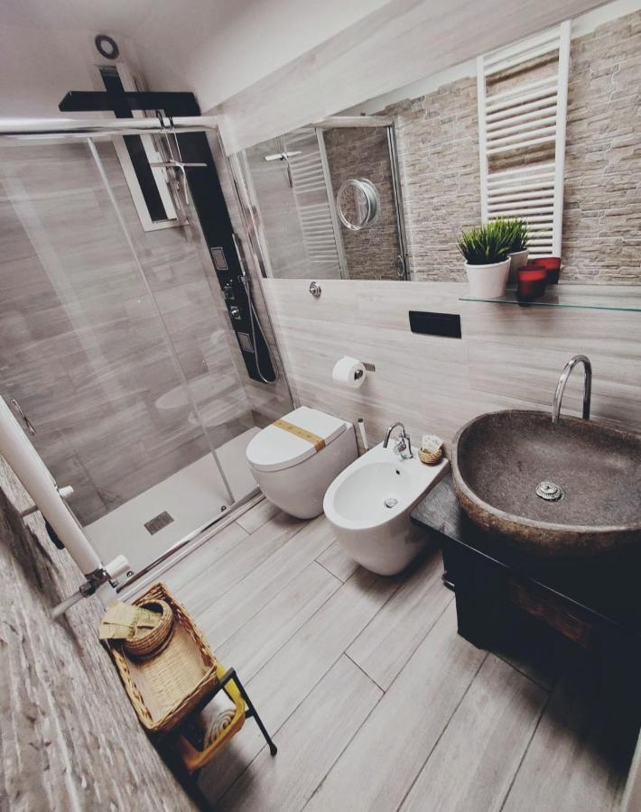 Elegant In Inner At Vatican - Netflix And Optical Fiber Apartment *