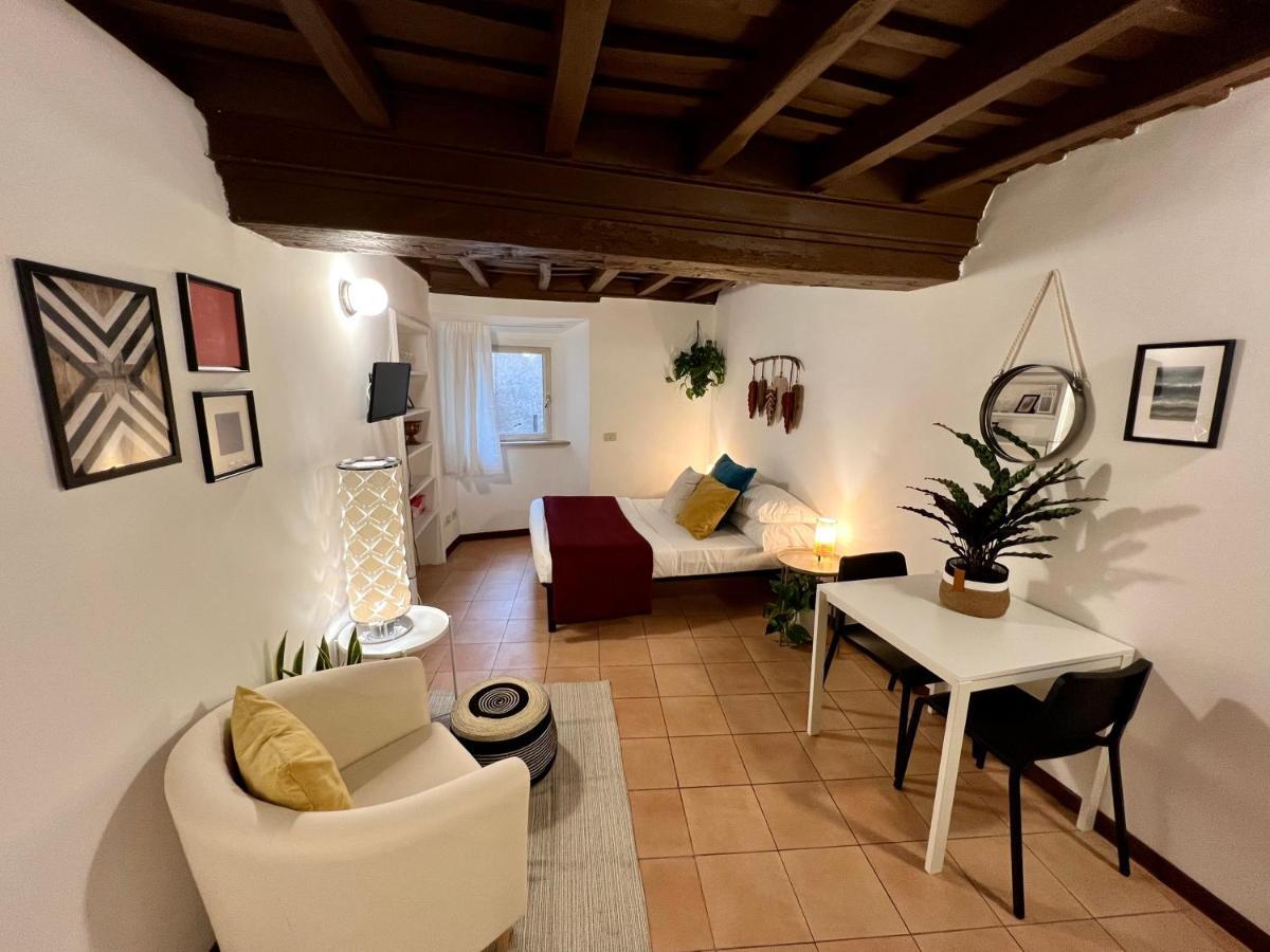 Charming Campo De' Fiori Apartment Rome