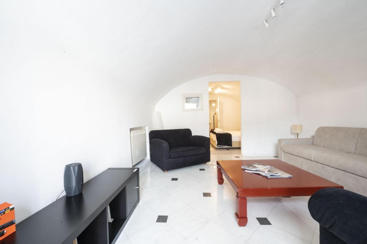 Apartment Piazza Navona Balcony Experience