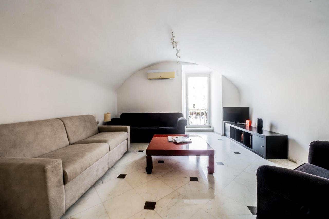 Piazza Navona Balcony Experience Apartment Rome