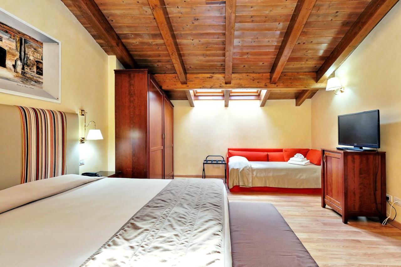 Hotel Camelia 3*