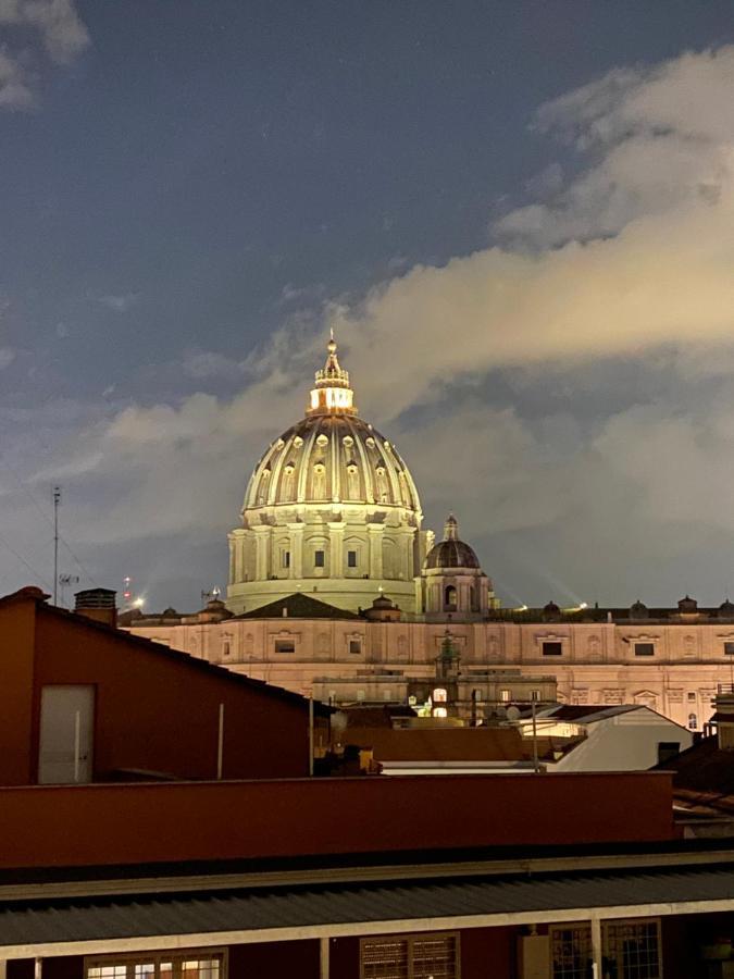 C&y - Vaticano St Peter - Luxe Penthouse Flat Roma