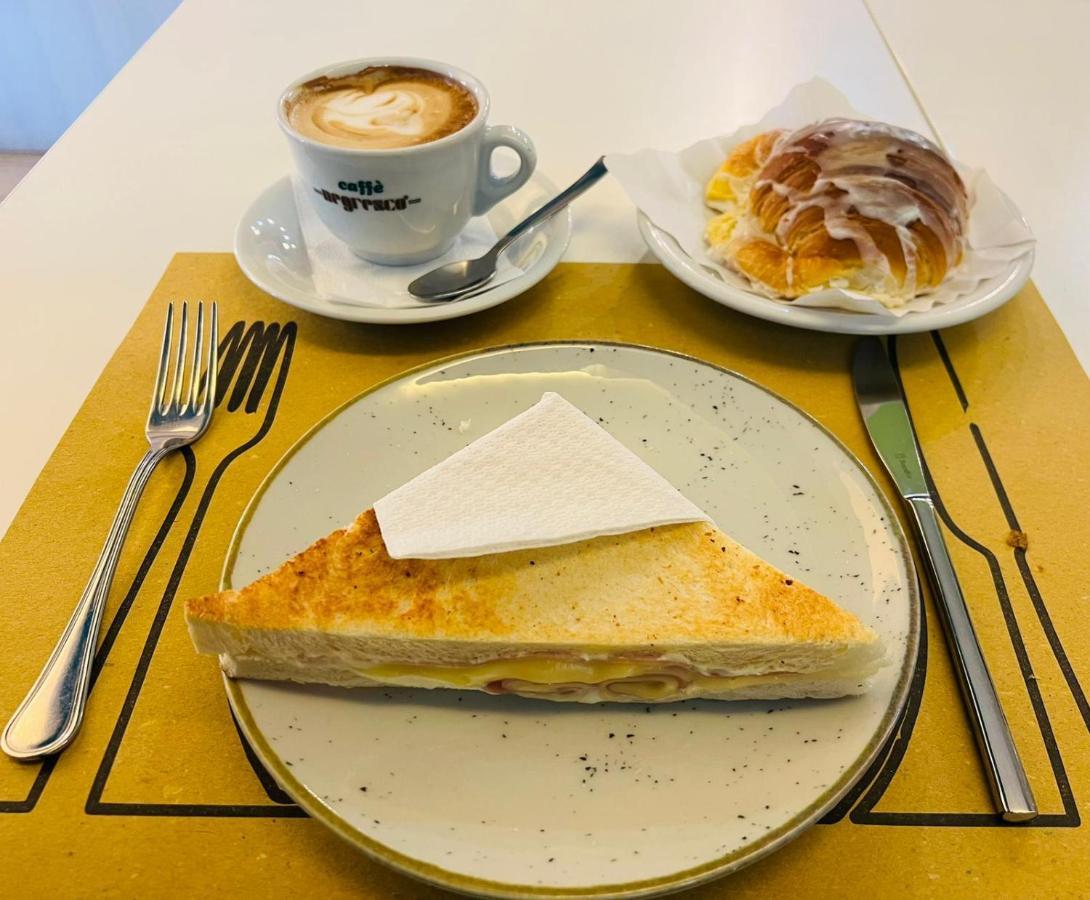 BQ House Santa Maria Acomodação com café da manhã  3*