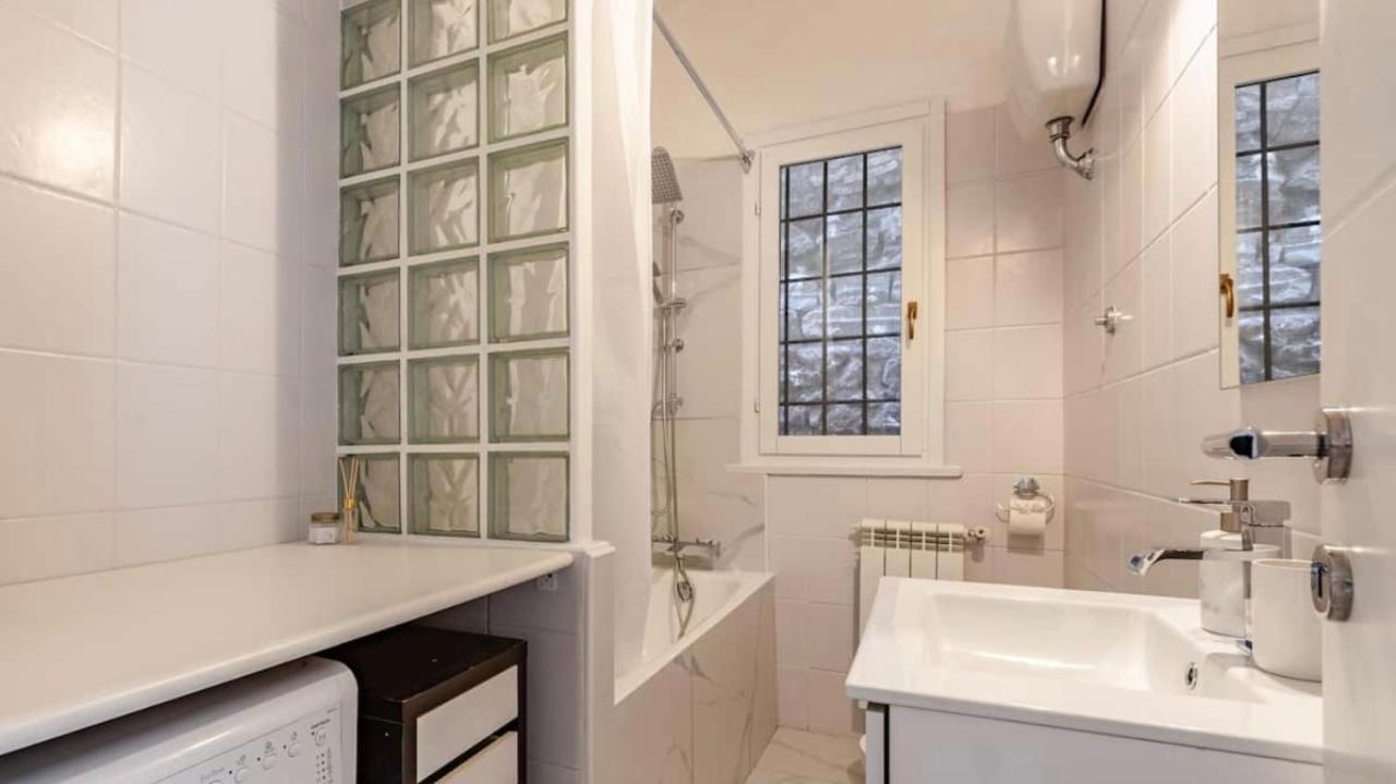 Independent House With Private Patio In Holiday home *