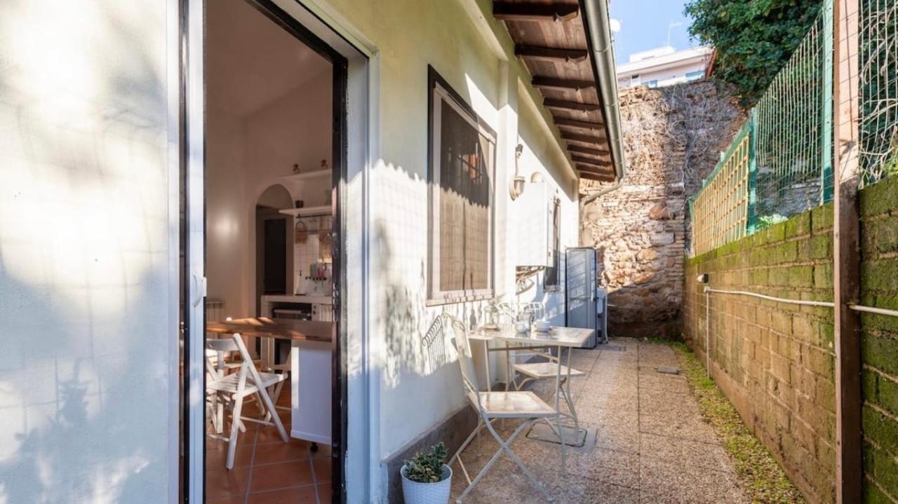 Holiday home Independent House With Private Patio In