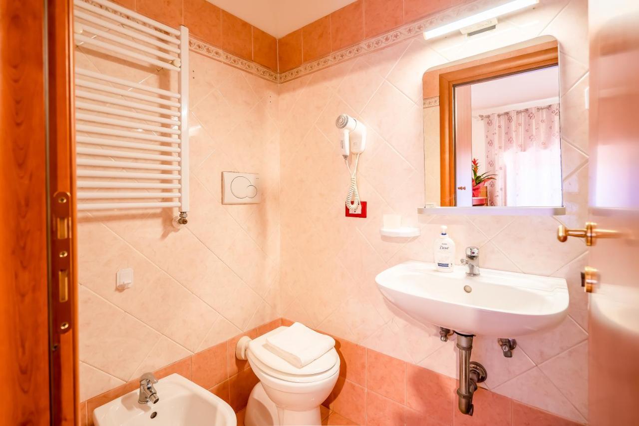 Guest house Now Rome-address Via Palestro,56- Breakfast Included Rome