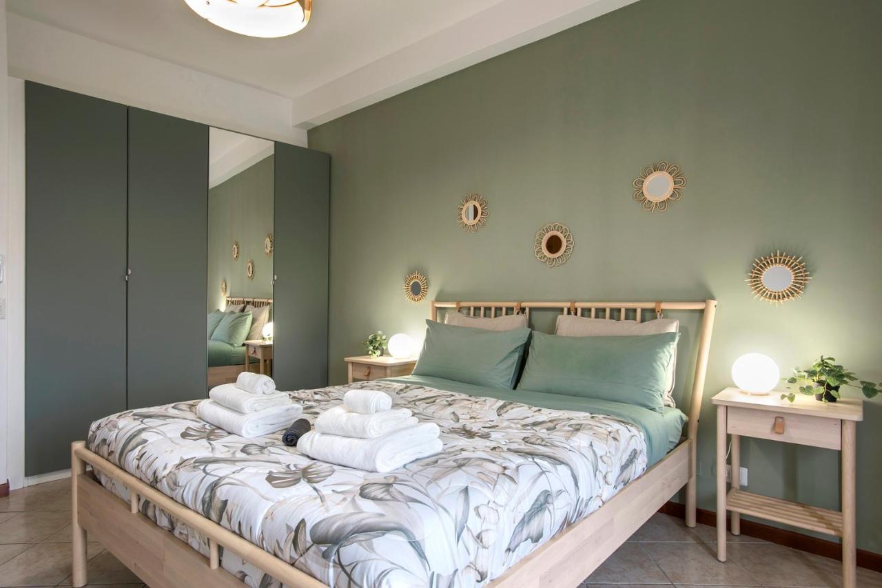 Hébergement de vacances Stylish & Cozy - 5 Star Location- Balcony - View *