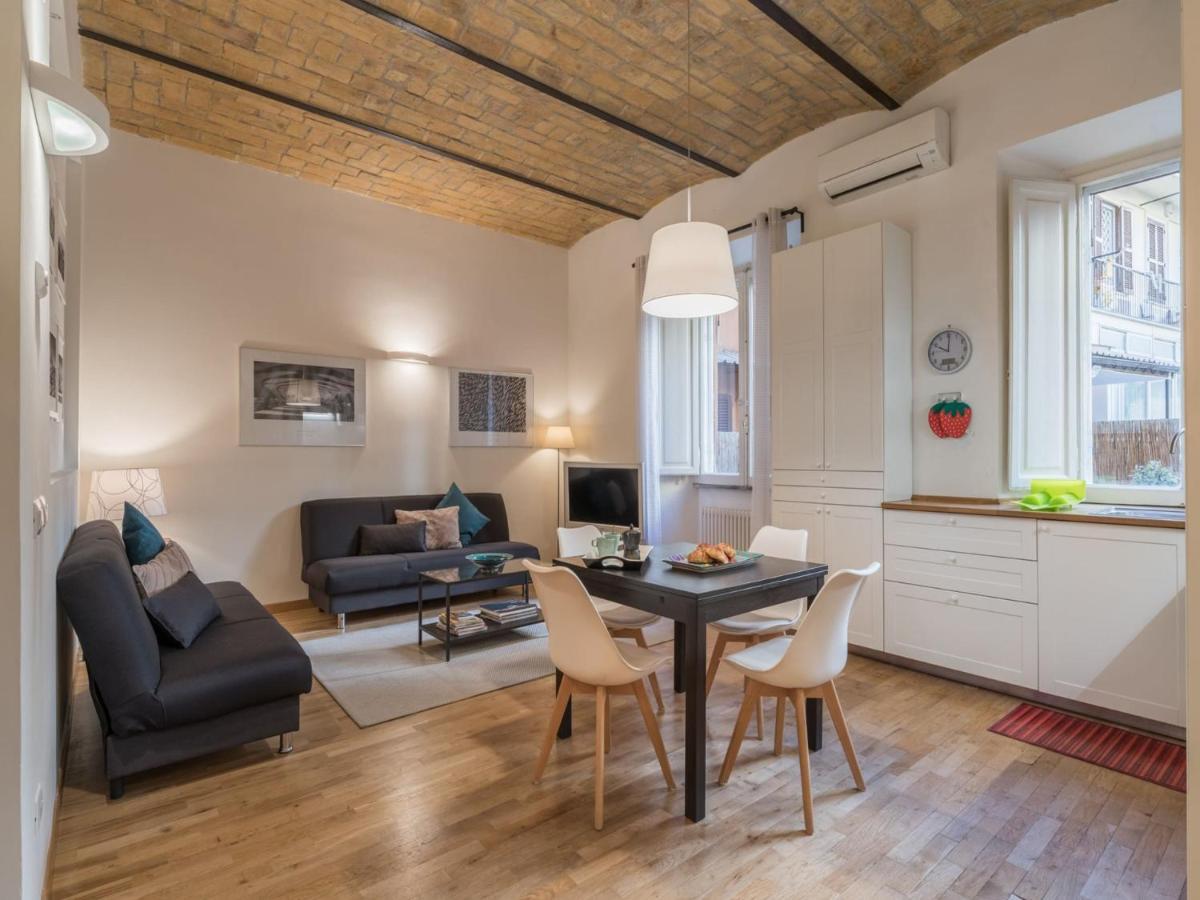 The Rent - Elegant Flat Near Colosseum Rome
