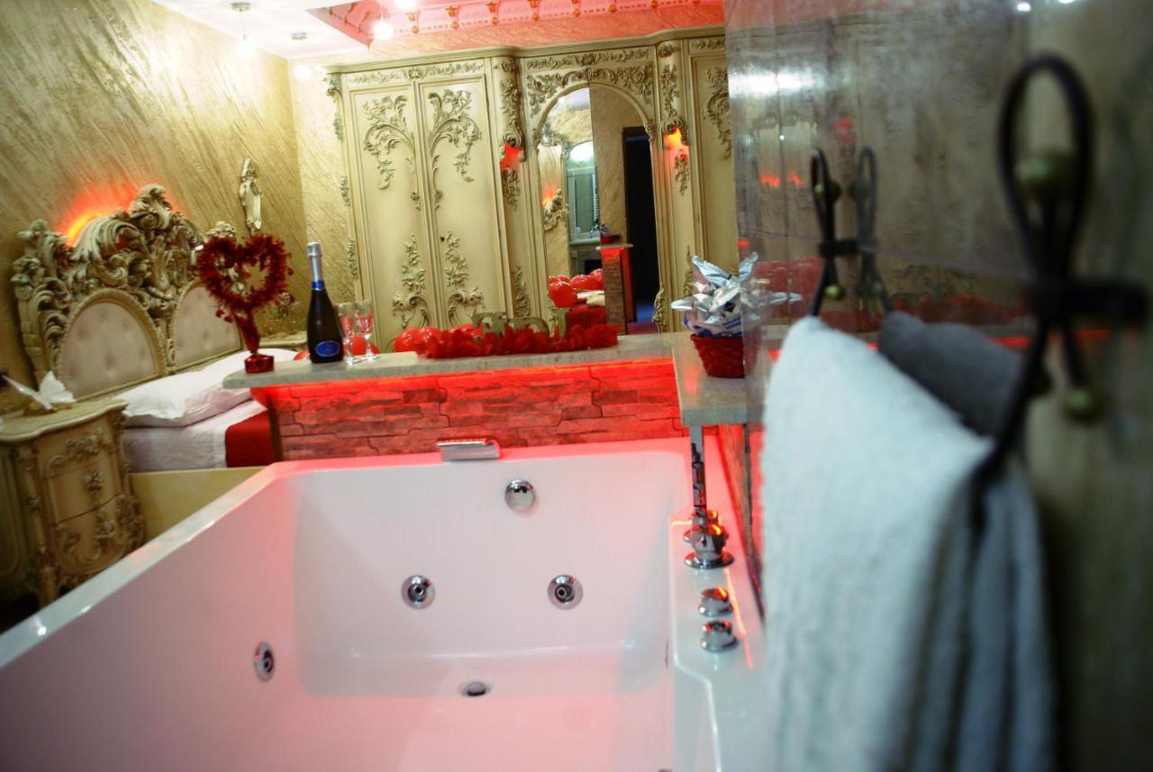 Gold Luxury Apartment