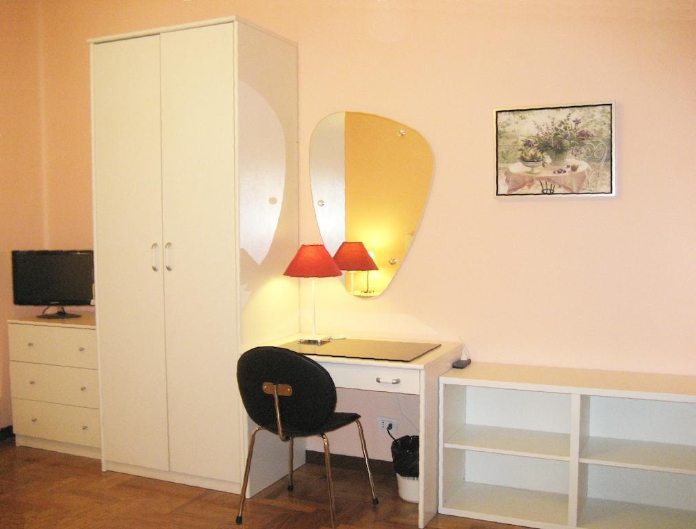 Bed & Breakfast Tibur Station Holiday 2*