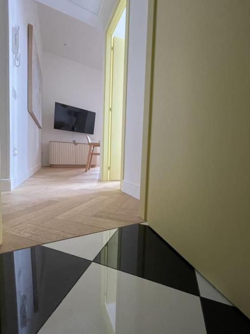 Ultra Stylish Modern Attic Appartement *