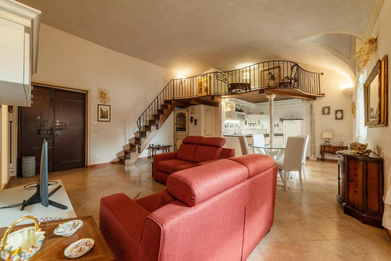 Palazzo Altieri Elegant Appartement Rome