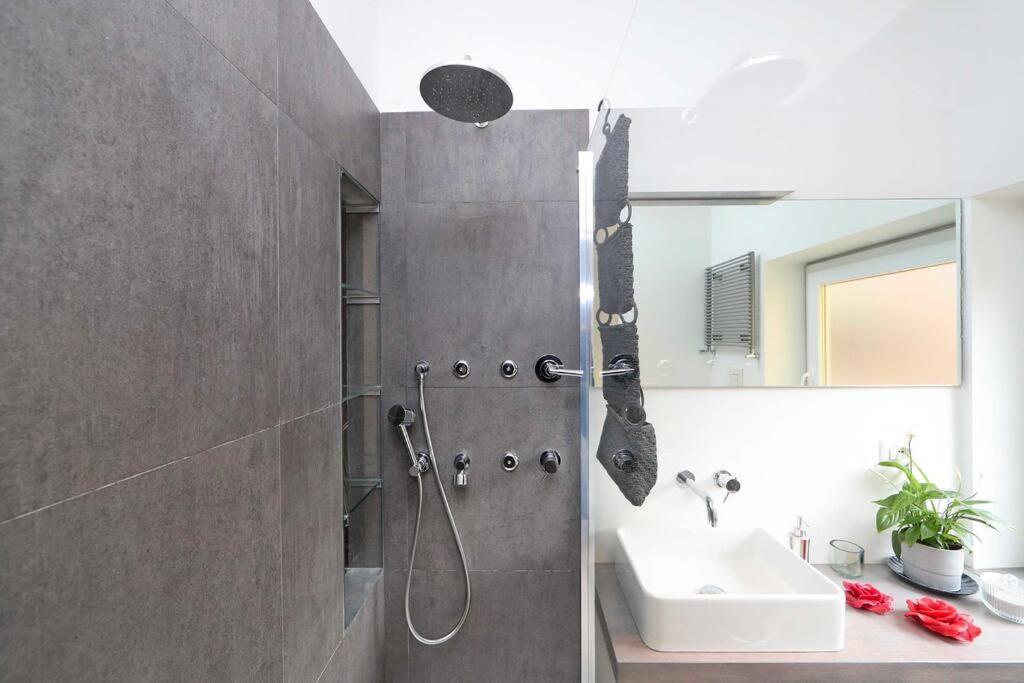 Terrace Modern Trastevere -topcollection Apartment