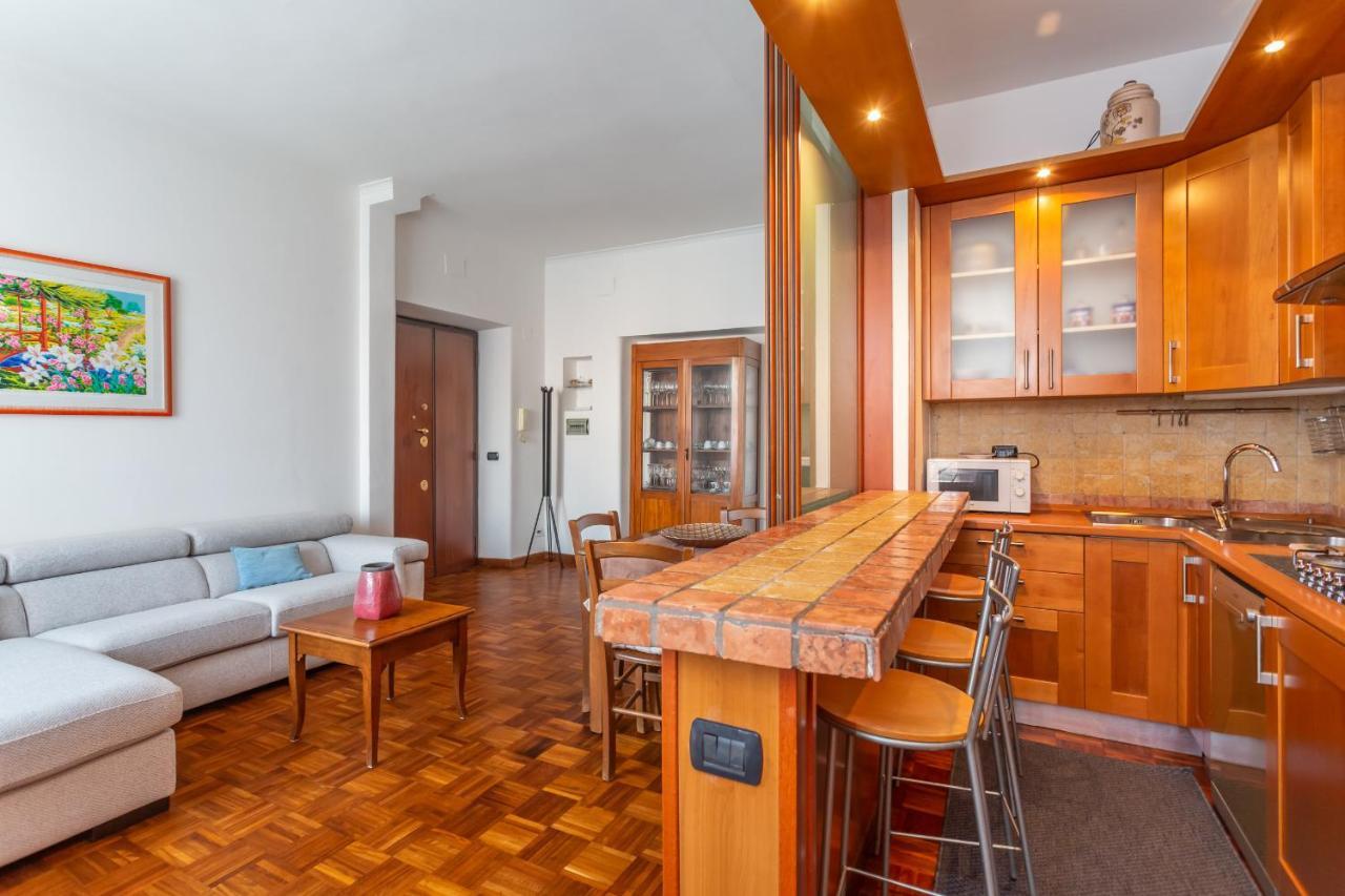 Apartment Modern 2bdr Vibrant Prati Neighborhood