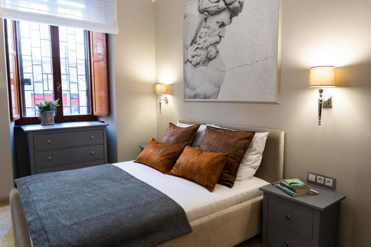 Apartment Center *