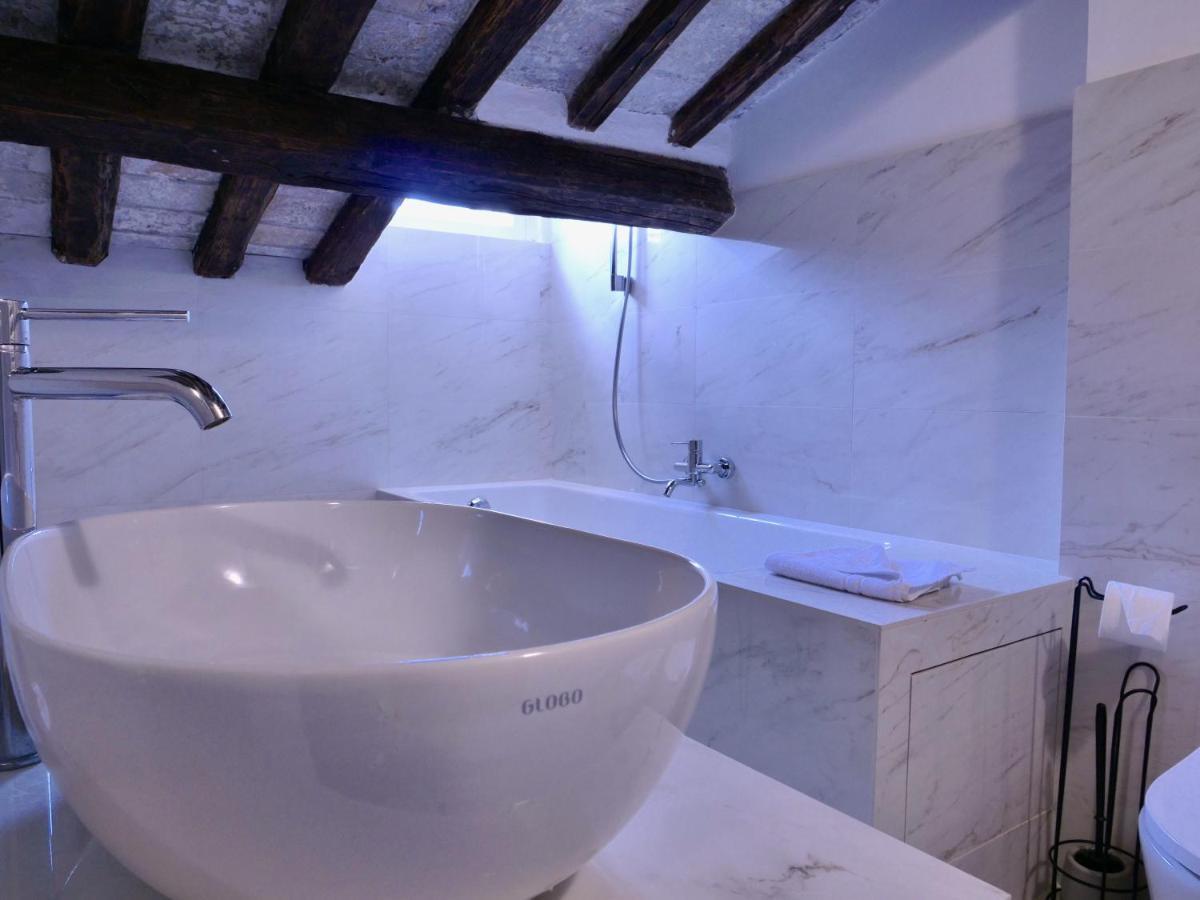 Helmirage Trevi Guest house *