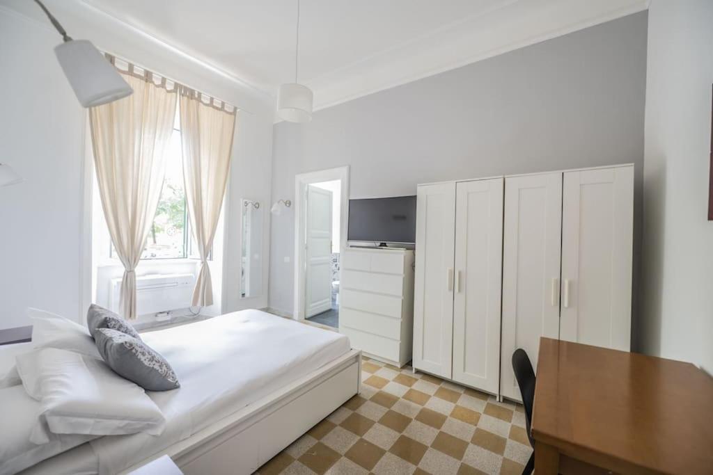 Lovely And New Near Termini Station Apartment Rome