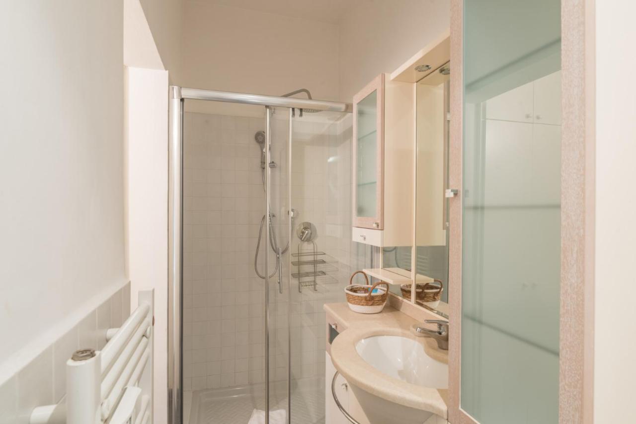 The Rent - Three-bedroom Near Borghese Appartement