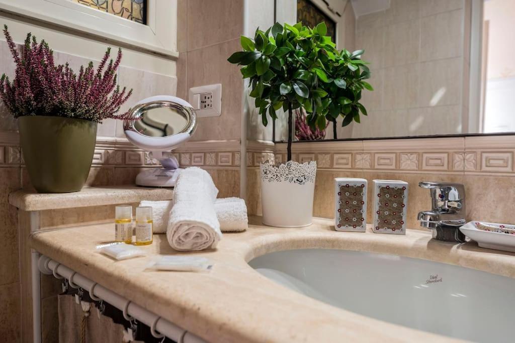 Colosseum 2br Elegance And Charm Rome
