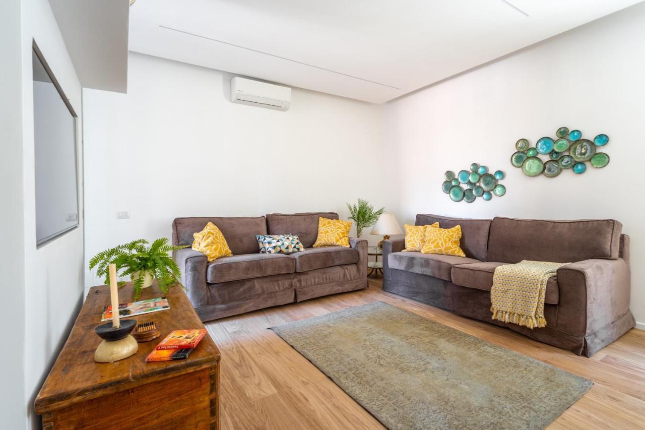 Iflat Wood And Marble Riverfront Appartement *
