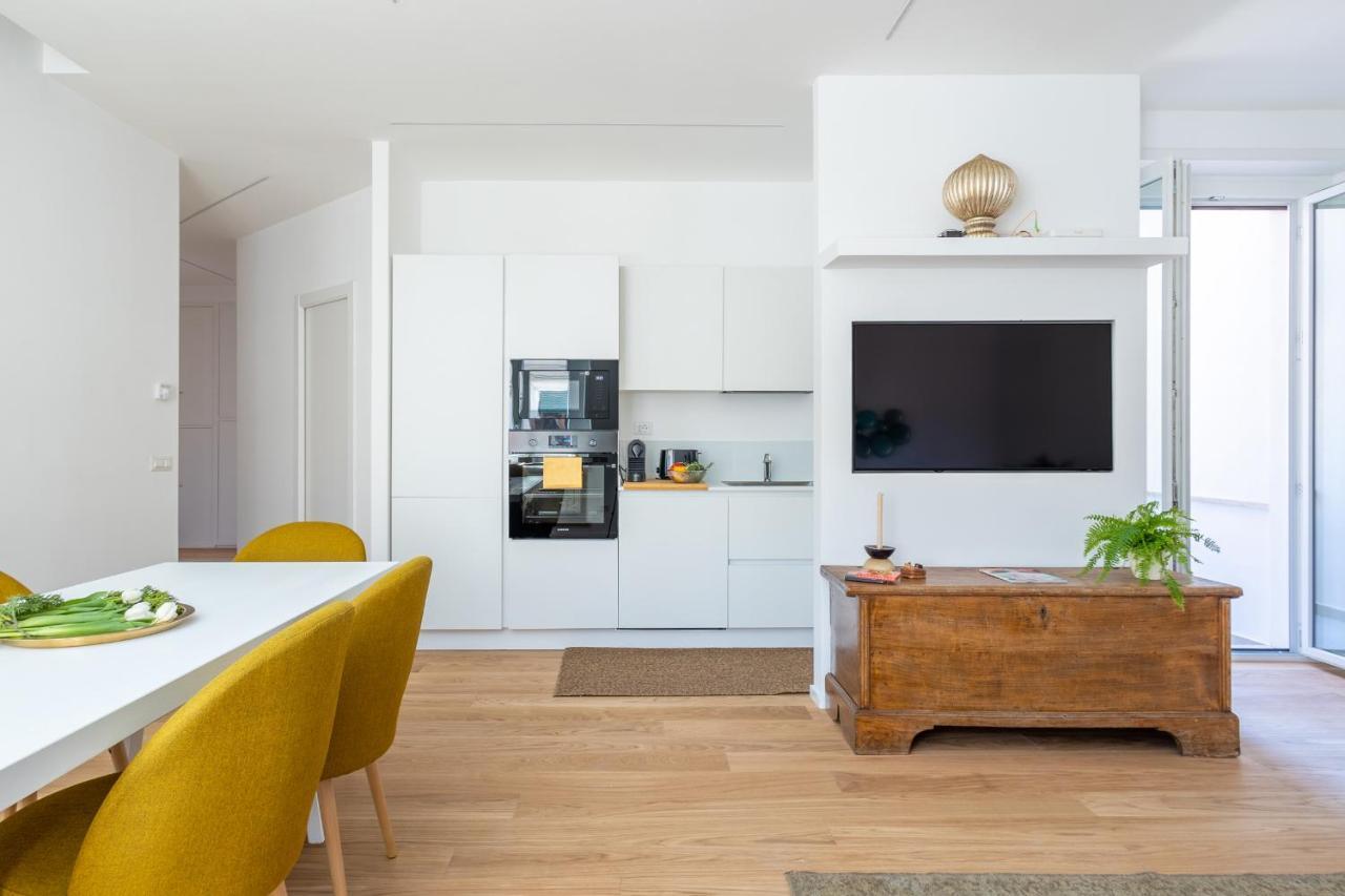 Iflat Wood And Marble Riverfront Appartement