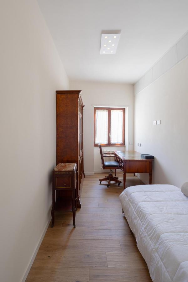 Apartment - Ruins House - 750m From The Metro Station Rome