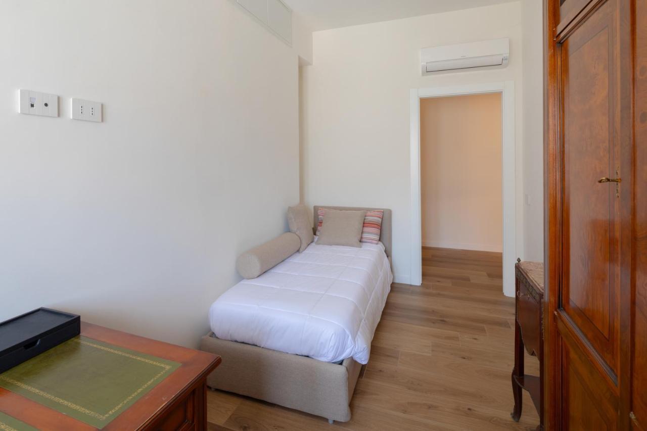 - Ruins House - 750m From The Metro Station Apartment Rome