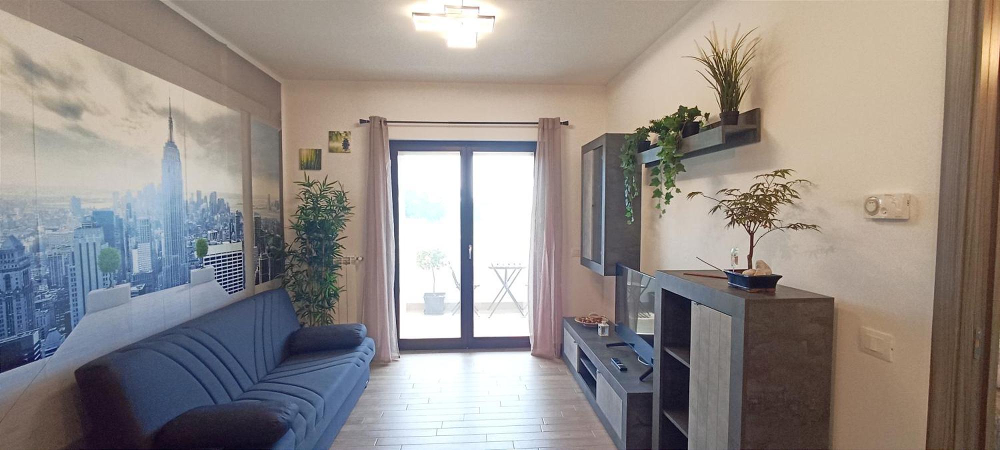 Greenhouse Apartment *