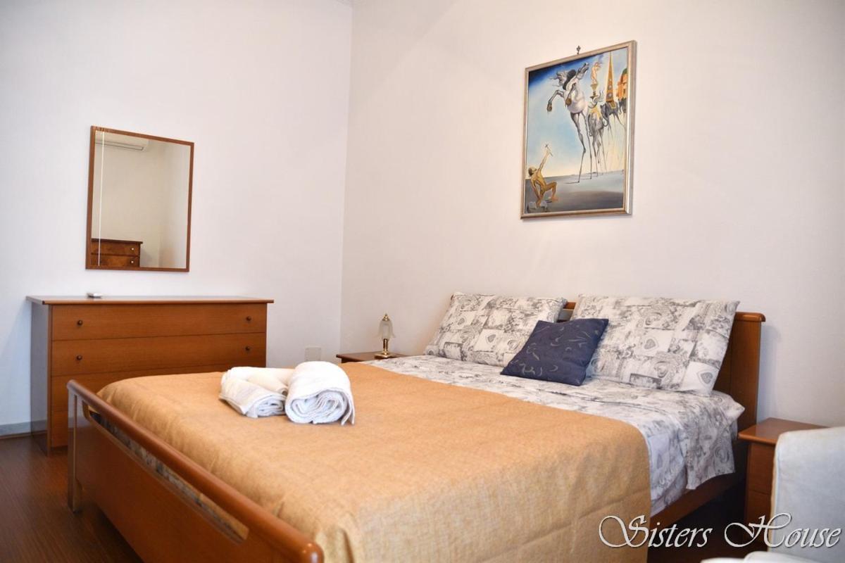Sisters House * Roma