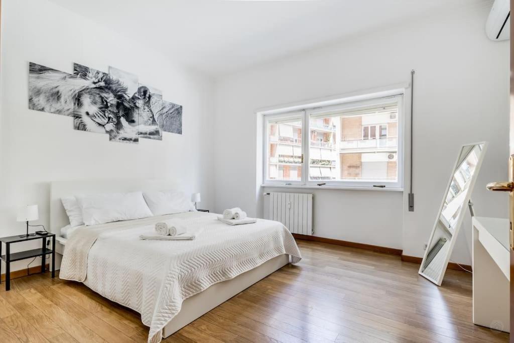 Tiburtina White House *