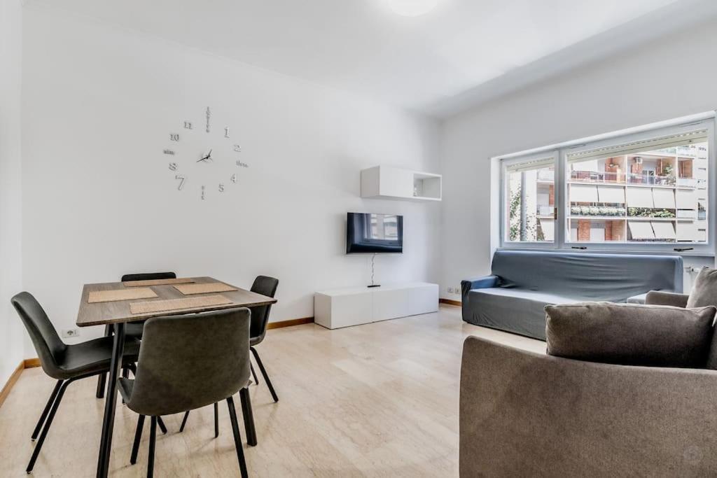 Tiburtina White House