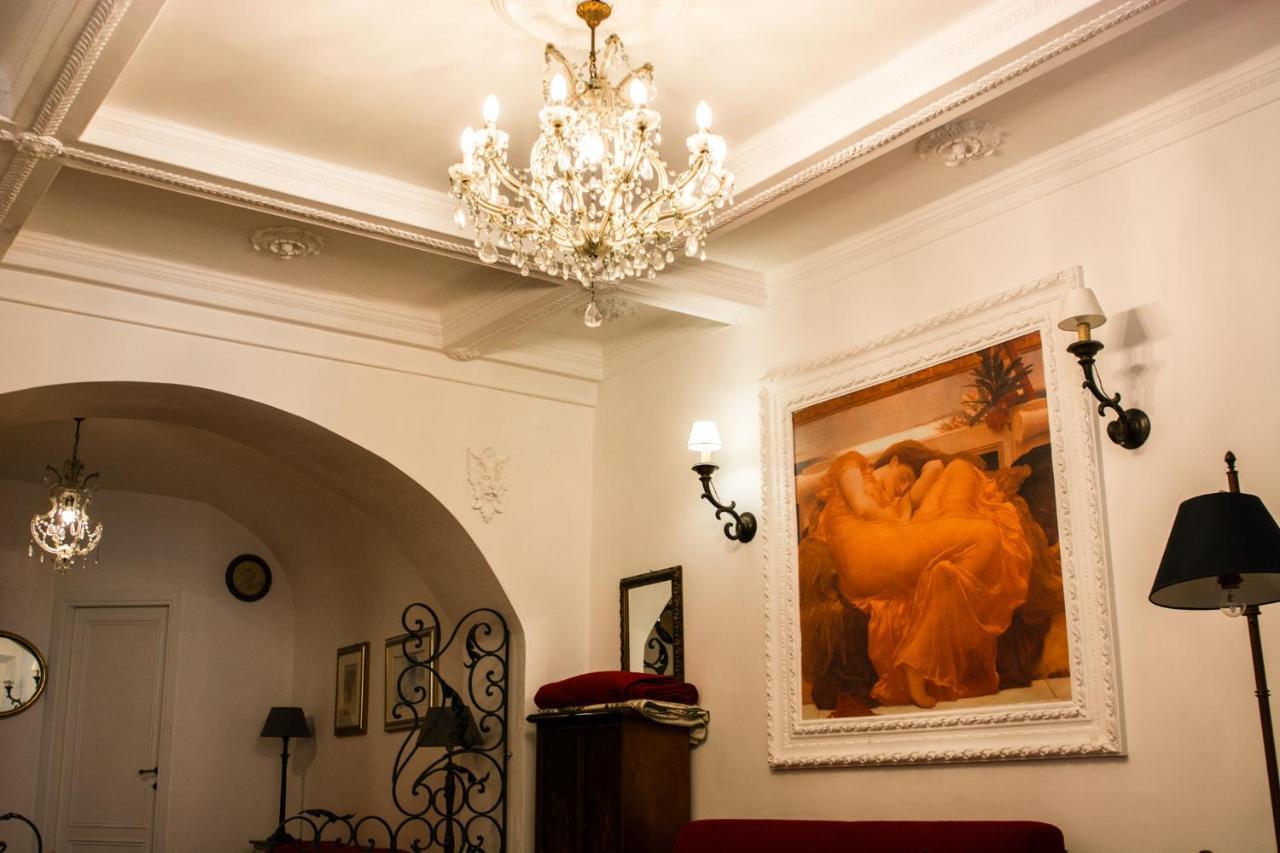 Grove House Rome