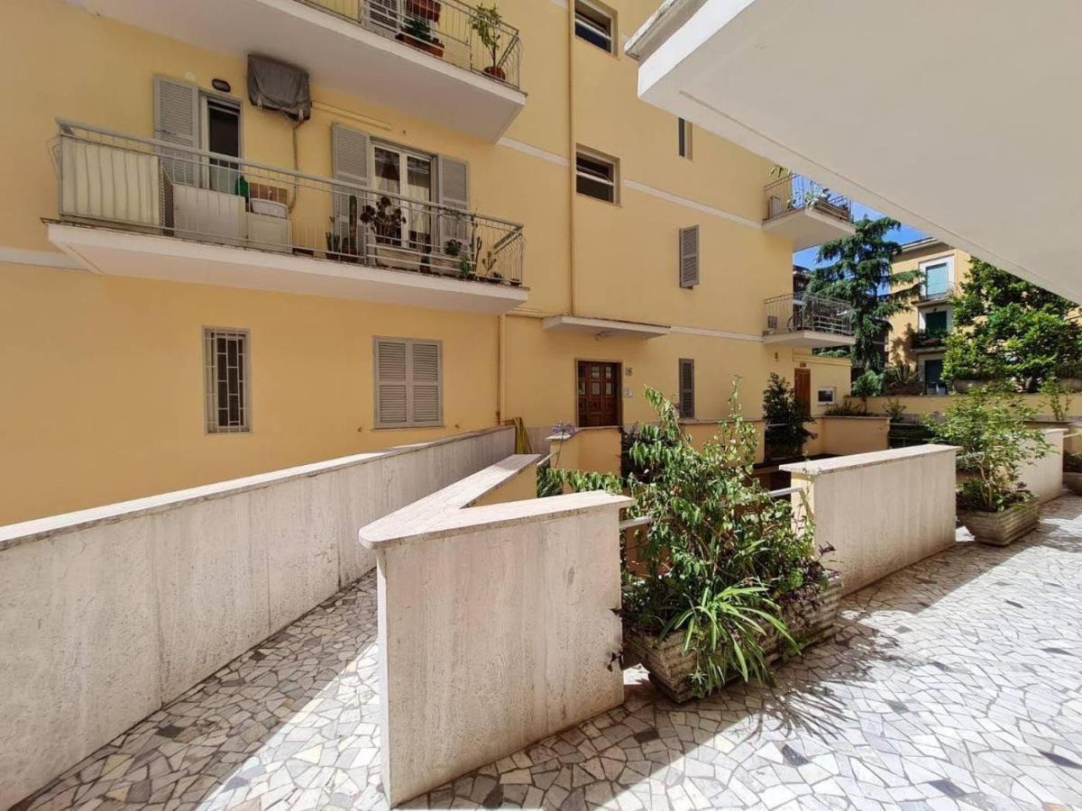 Nel Cuore Dell'appia Antica Apartment *