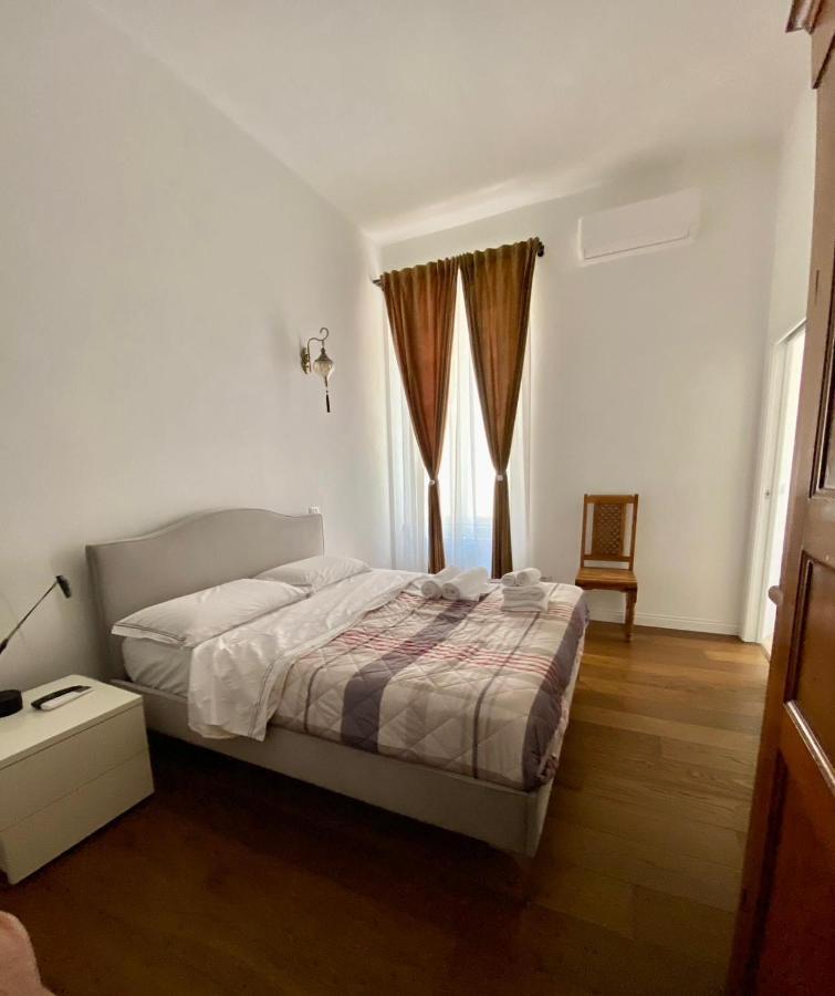 Apartment Sole In The Center Of