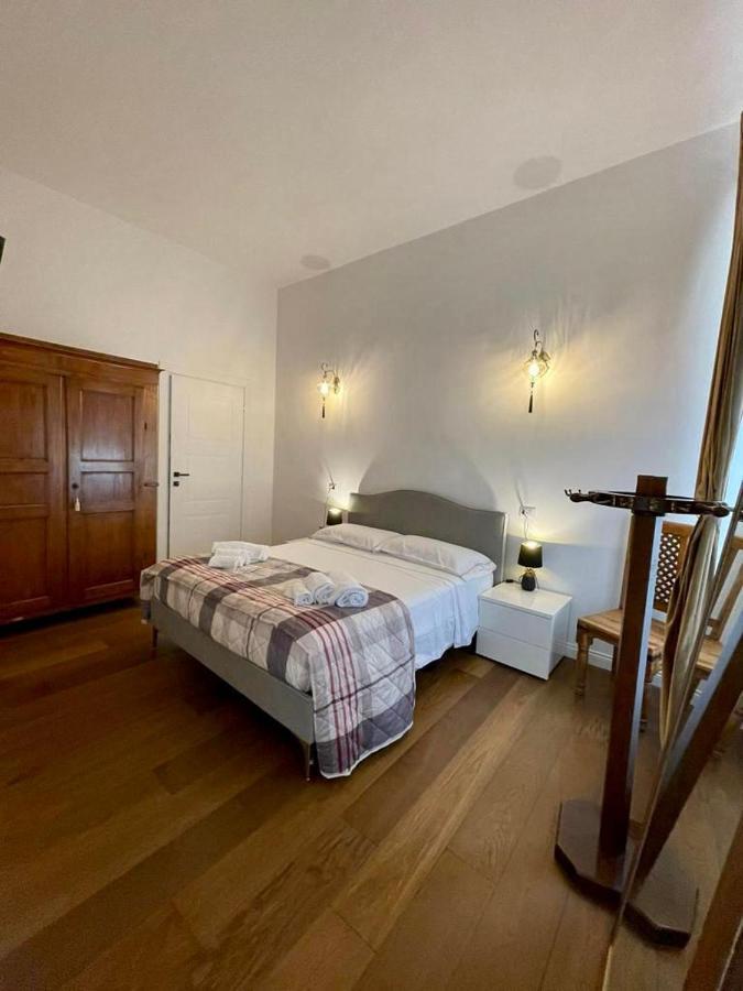 Apartment Sole In The Center Of