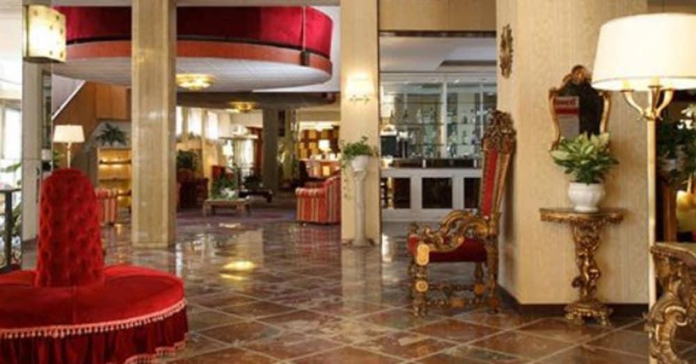 Lh Grand Hermitage