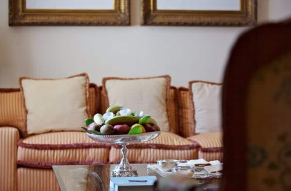 Aldrovandi Borghese 5* Rome
