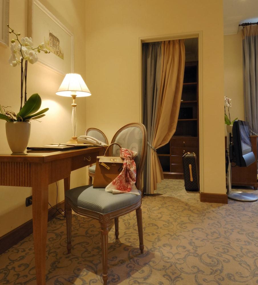 Aldrovandi Borghese Hotel