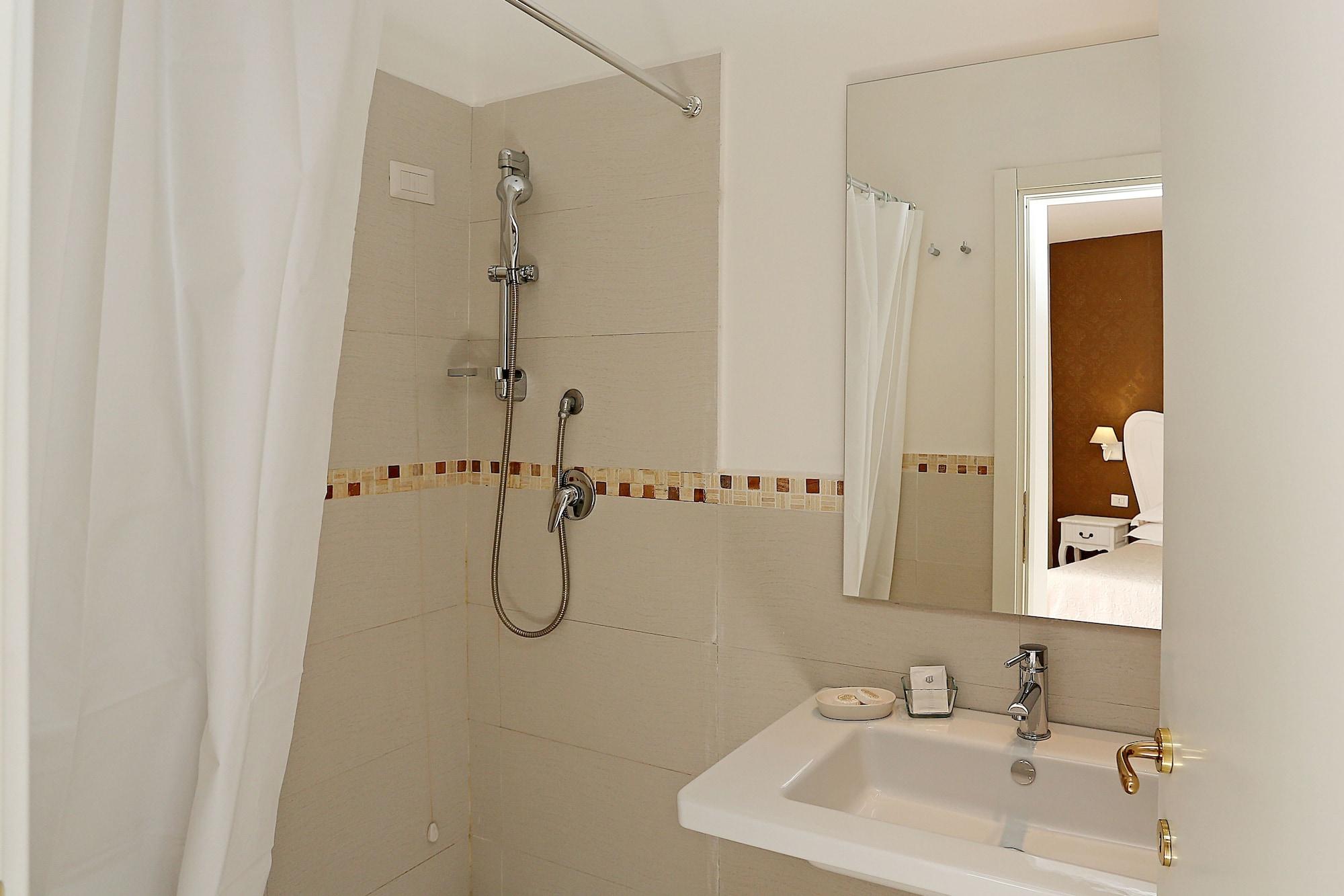 Hqh Colosseo - Daplace Collection Affittacamere Roma
