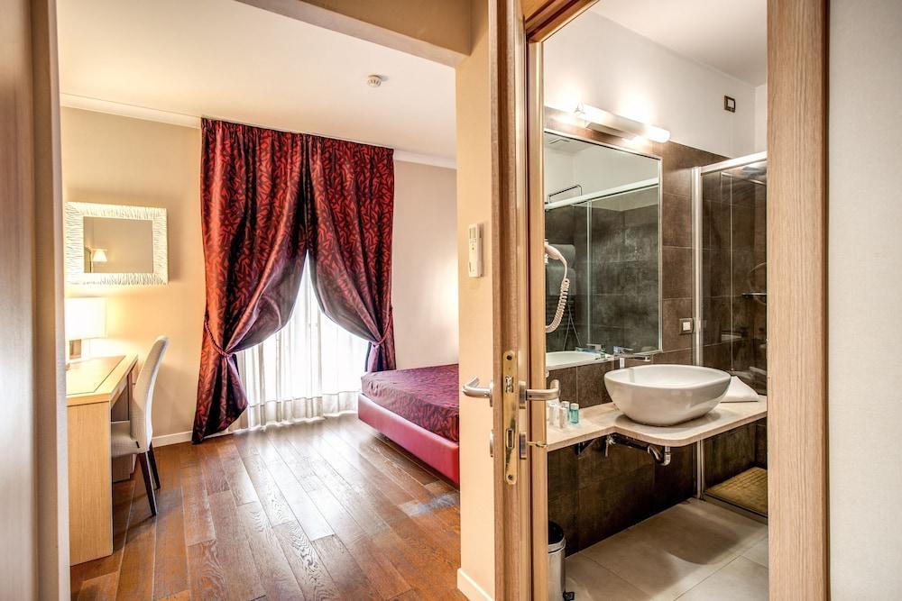 Boutique Rome