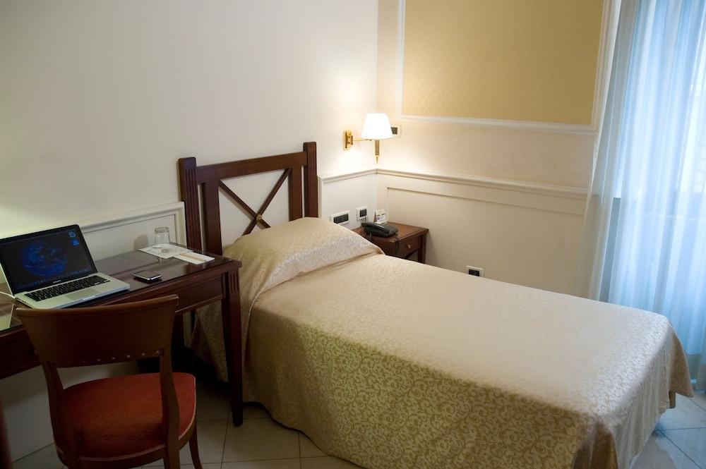 Hotel Residenza Paolo Vi