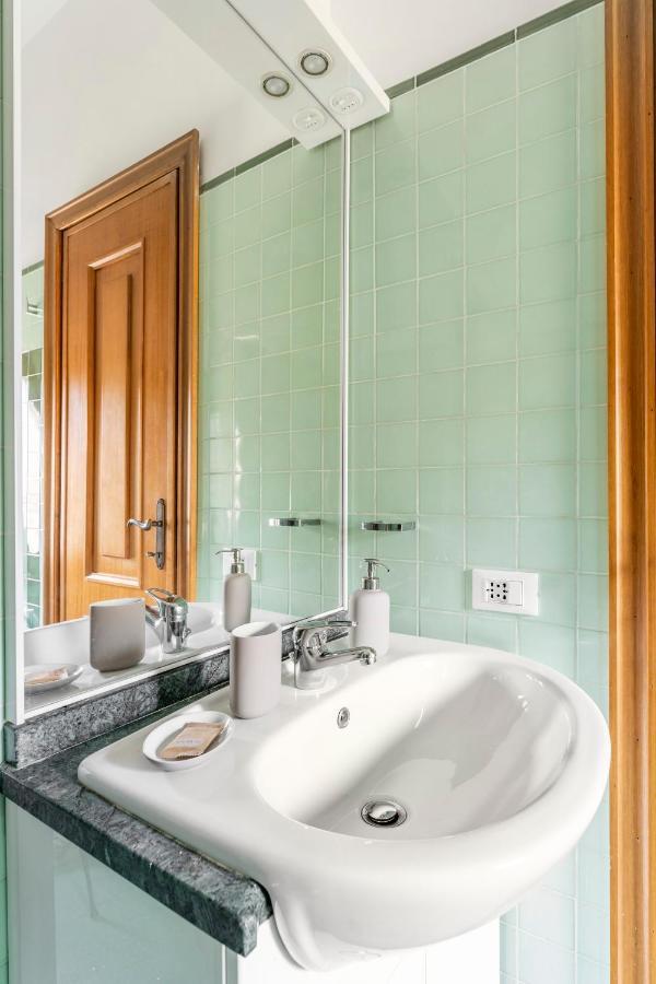 Bright Via Veneto Apartment