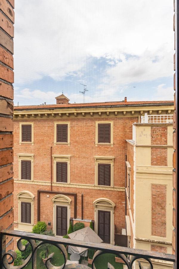 Bright Via Veneto Apartment Rome