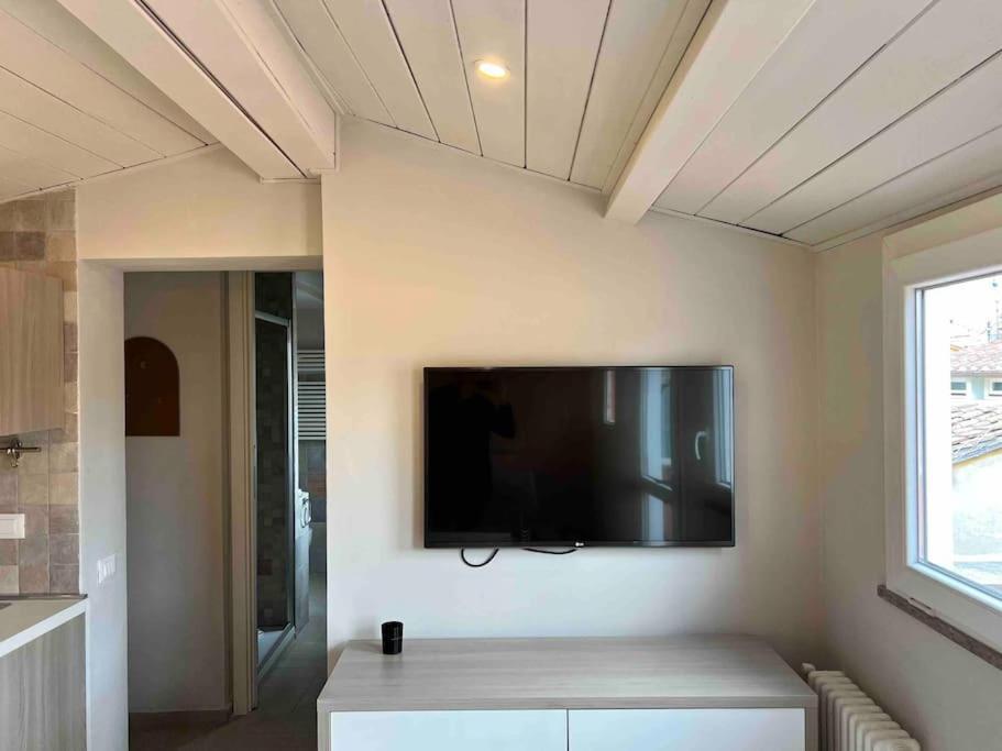New! Uptown Terraces * Roma