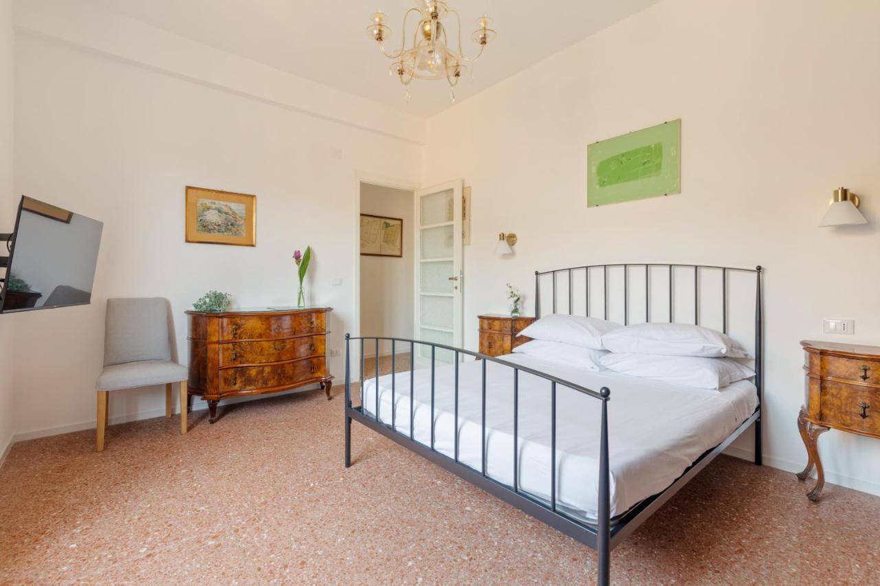 Bright And Spacious Family In Parioli Apartment