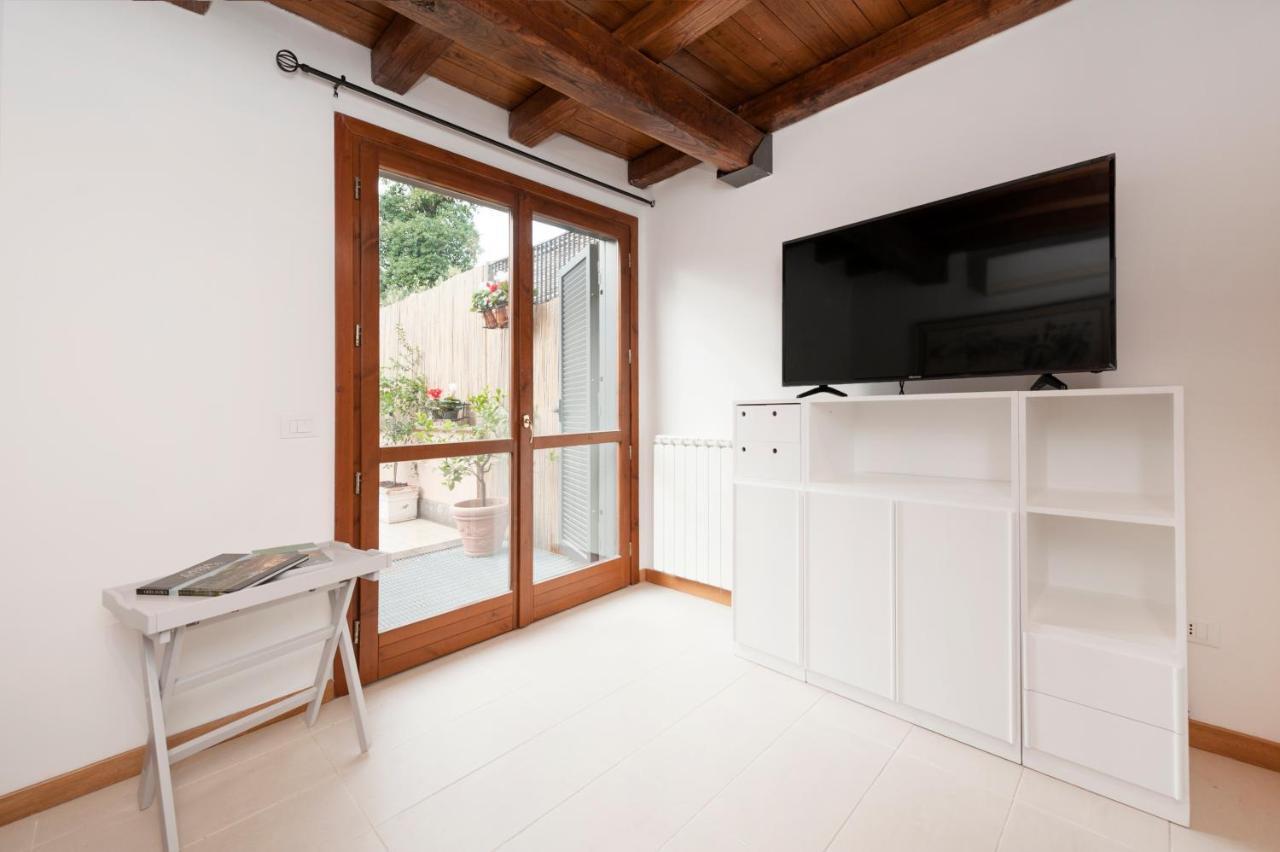 Apartment Charming Patio House In San Lorenzo *